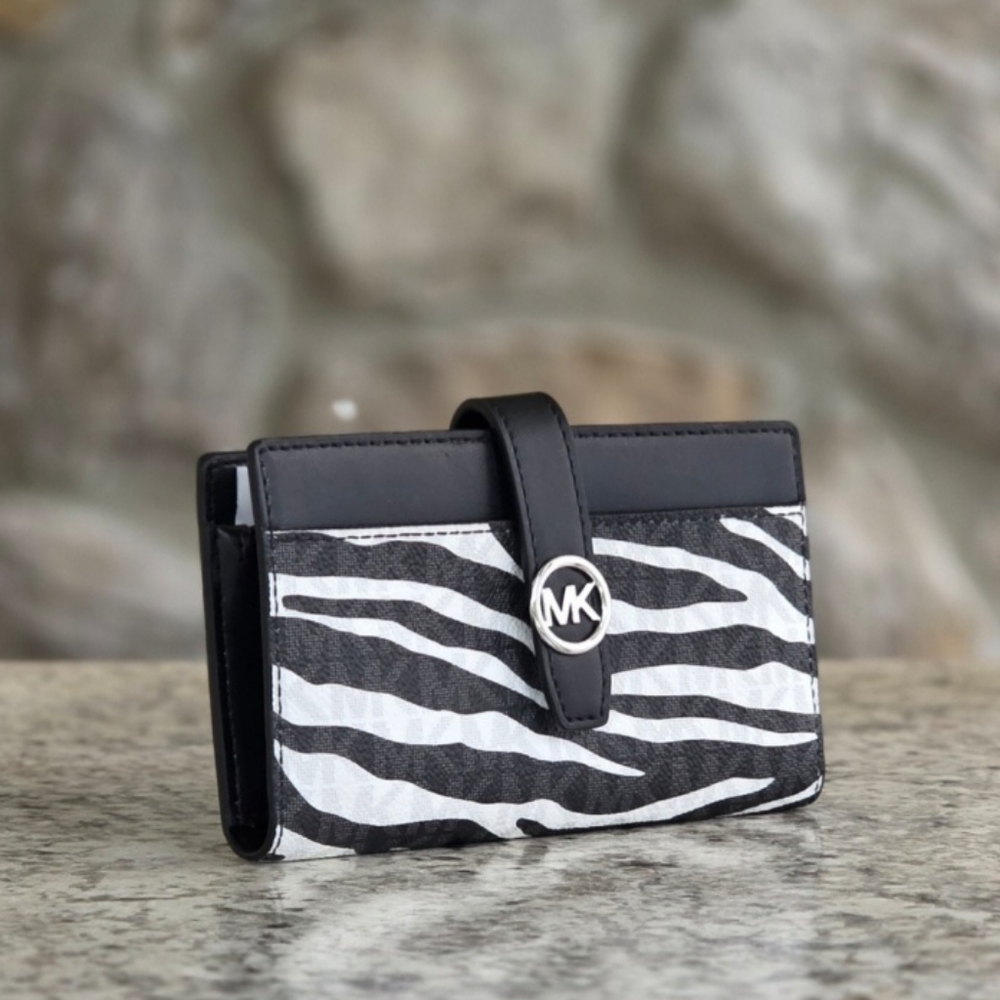 SALE 💖 NWT Michael Kors Black and White Zebra Wallet